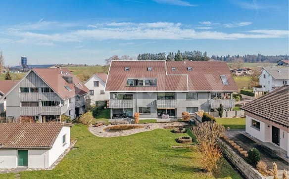 Immobilie in Rudolfstetten - Exklusive 4.5-Zimmer-Maisonette mit Galerie, Bilderbuch-Aussicht un... - Bild 1