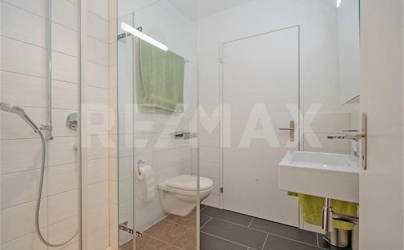 Immobilie in Rudolfstetten - Exklusive 4.5-Zimmer-Maisonette mit Galerie, Bilderbuch-Aussicht un... - Bild 9
