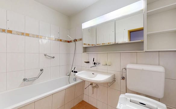 Immobilie in Schwerzenbach - Helle 3.5-Zimmer-Wohnung in Schwerzenbach ZH mit Komfort und Charme - Bild 9