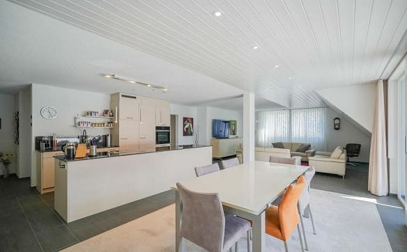 Immobilie in Kaisten - Grosszügig wohnen auf zwei Etagen - 5.5 Zimmer-Maisonettewohnung - Bild 0