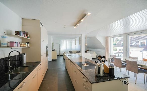 Immobilie in Kaisten - Grosszügig wohnen auf zwei Etagen - 5.5 Zimmer-Maisonettewohnung - Bild 1