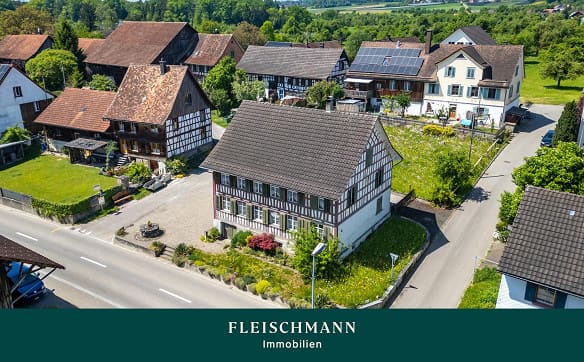 Immobilie in Kümmertshausen - Beeindruckende Liegenschaft mit Potenzial & viel Umschwung - Bild 0