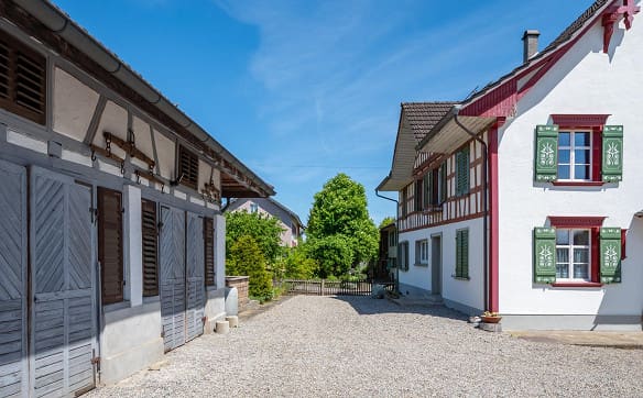 Immobilie in Kümmertshausen - Beeindruckende Liegenschaft mit Potenzial & viel Umschwung - Bild 5
