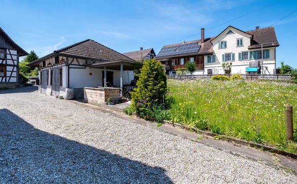Immobilie in Kümmertshausen - Beeindruckende Liegenschaft mit Potenzial & viel Umschwung - Bild 6