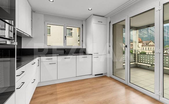 Immobilie in Malans Gr - Renovierte 4½-Zimmerwohnung mit zwei Balkonen in Malans - Bild 1