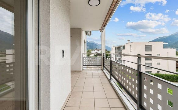 Immobilie in Malans Gr - Renovierte 4½-Zimmerwohnung mit zwei Balkonen in Malans - Bild 3