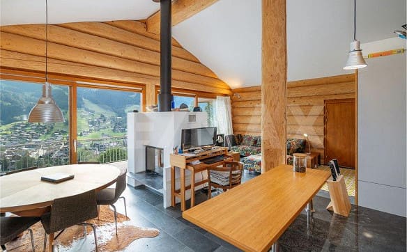 Immobilie in Lenk Im Simmental - Alpencharme aus Rundholz - Wohnen mit Weitblick an der Lenk - Bild 3