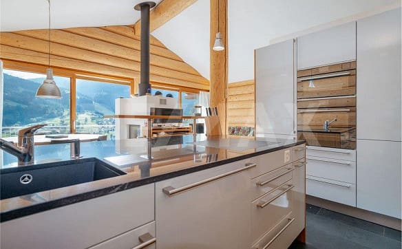 Immobilie in Lenk Im Simmental - Alpencharme aus Rundholz - Wohnen mit Weitblick an der Lenk - Bild 6