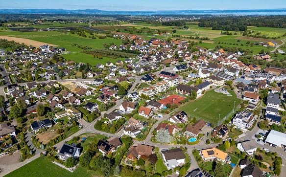 Immobilie in Zihlschlacht - Familienliegenschaft mit wunderschönem Garten - Bild 1