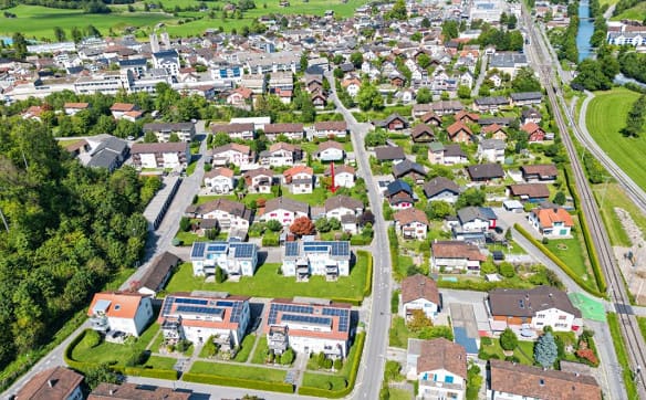 Immobilie in Netstal - Doppeleinfamilienhaus an familienfreundlicher, ruhiger und zentrale... - Bild 2