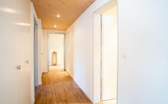 Immobilie in Kollbrunn - Einzigartige 4.5-Zimmer-Terrassenwohnung an sonniger Hanglage - Bild 11