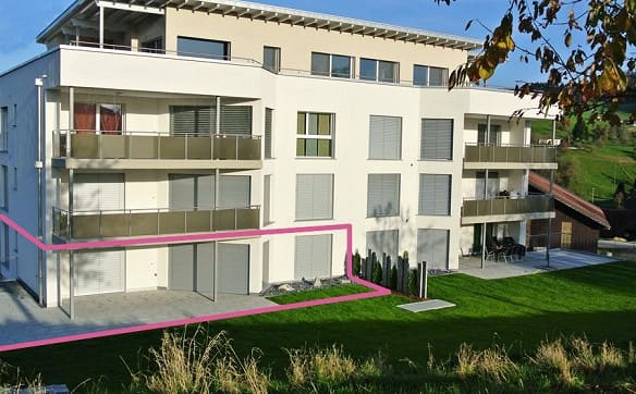 Immobilie in Roggliswil - 4.5-ZI-Parterre-Wohnungen - gedeckter Sitzplatz mit Grünfläche - Bild 2