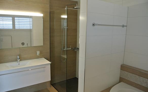 Immobilie in Roggliswil - 4.5-ZI-Parterre-Wohnungen - gedeckter Sitzplatz mit Grünfläche - Bild 5