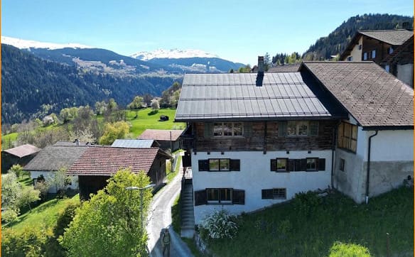 Immobilie in Waltensburg/vuorz - Renovierte 5-Zimmer-Wohnung an sonnenverwöhnter Lage. - Bild 0