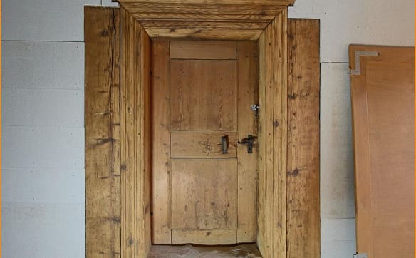 Immobilie in Waltensburg/vuorz - Renovierte 5-Zimmer-Wohnung an sonnenverwöhnter Lage. - Bild 6