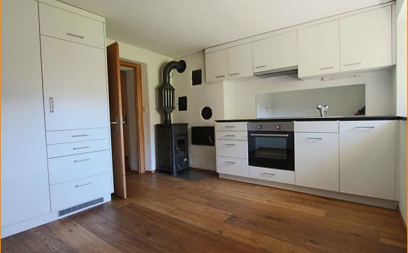 Immobilie in Waltensburg/vuorz - Renovierte 5-Zimmer-Wohnung an sonnenverwöhnter Lage. - Bild 8