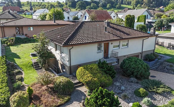 Immobilie in Leuzigen - Ein Zuhause zum Geniessen - 5-Zimmer Einfamilienhaus mit Wintergart... - Bild 0