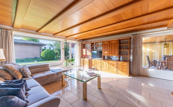 Immobilie in Leuzigen - Ein Zuhause zum Geniessen - 5-Zimmer Einfamilienhaus mit Wintergart... - Bild 1