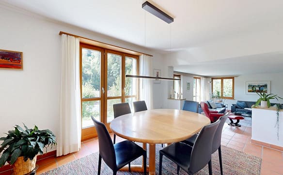 Immobilie in Dittingen - Freistehendes 6.5-Zimmer-Einfamilienhaus mit Doppelgarage - Bild 3