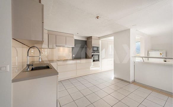 Immobilie in Glarus - Geräumige Wohnung in Top-Zustand - Bild 1