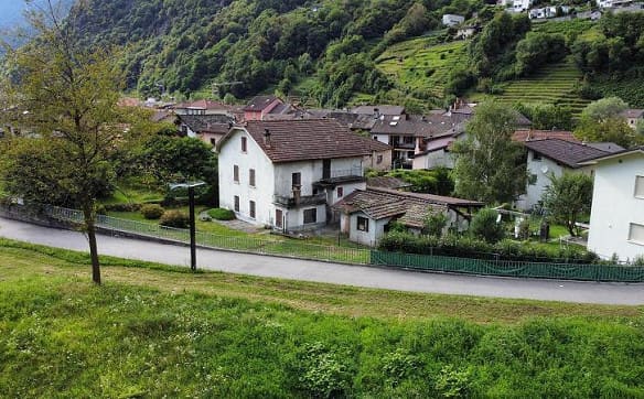 Immobilie in Roveredo Gr - VECCHIA PROPRIETÀ TIPICA CON GRANDE CARATTERE - Bild 1