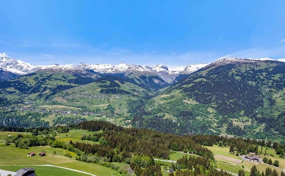 Immobilie in Surcuolm - Ein Feriendomizil zum Geniessen– 5-Zi.-Maisonettewohnung im Chaletstil - Bild 12