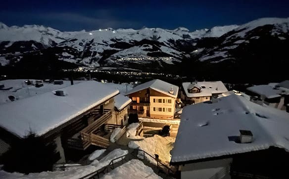 Immobilie in Surcuolm - Ein Feriendomizil zum Geniessen– 5-Zi.-Maisonettewohnung im Chaletstil - Bild 14