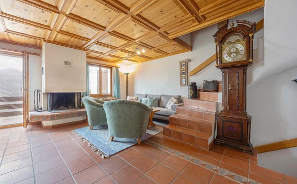 Immobilie in Surcuolm - Ein Feriendomizil zum Geniessen– 5-Zi.-Maisonettewohnung im Chaletstil - Bild 3