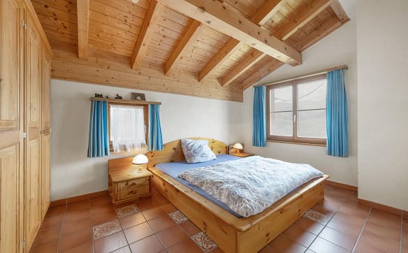 Immobilie in Surcuolm - Ein Feriendomizil zum Geniessen– 5-Zi.-Maisonettewohnung im Chaletstil - Bild 6