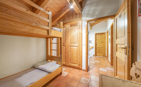 Immobilie in Surcuolm - Ein Feriendomizil zum Geniessen– 5-Zi.-Maisonettewohnung im Chaletstil - Bild 7