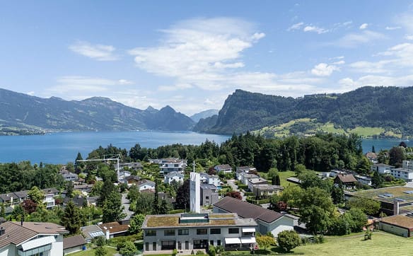 Immobilie in Kastanienbaum - Modernes Reiheneckhaus mit überhohen Räumen und Seesicht - Bild 12
