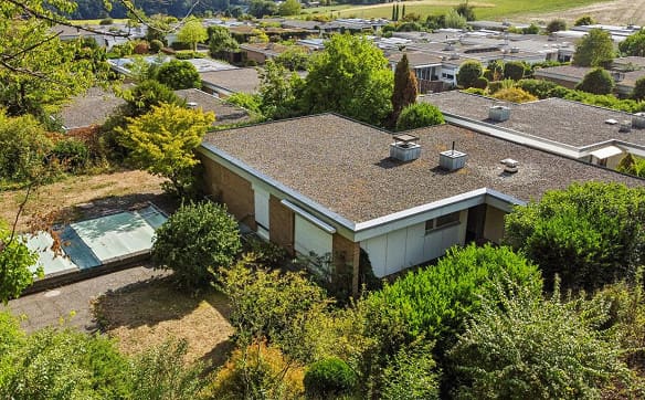 Immobilie in Herrenschwanden - Einfamilienhaus mit Pool an privilegierter Aussichtslage - Bild 1