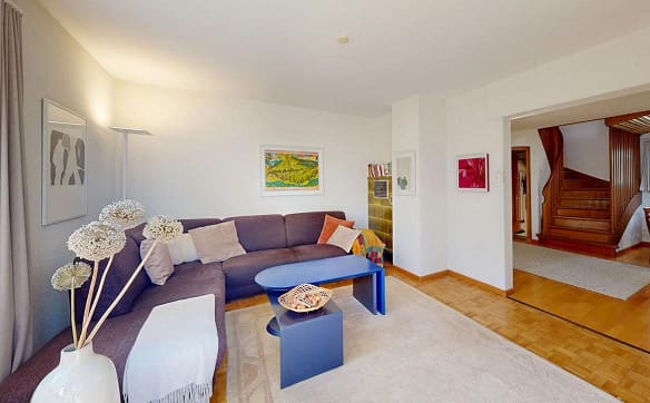 Immobilie in Laufen - Freistehendes 6-Zimmer-Einfamilienhaus mit weitläufigem Garten - Bild 2