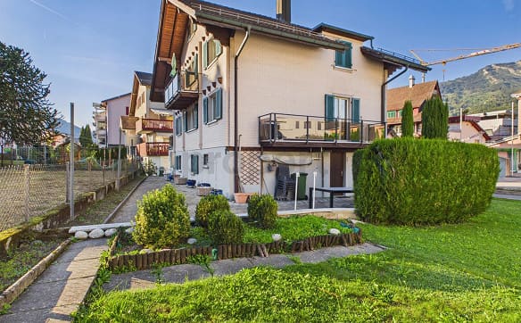 Immobilie in Goldau - Vielseitiges Zweifamilienhaus, Gestaltungsspielraum & Zentrale Lage! - Bild 1