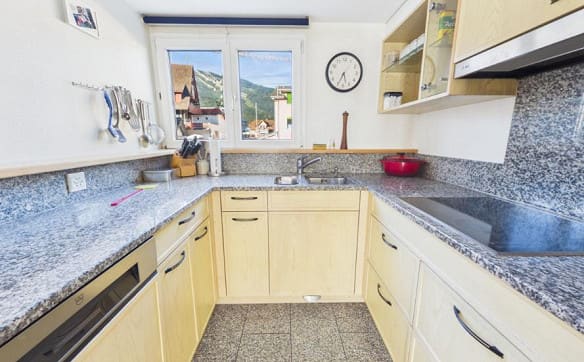 Immobilie in Goldau - Vielseitiges Zweifamilienhaus, Gestaltungsspielraum & Zentrale Lage! - Bild 4