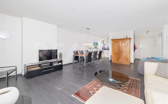 Immobilie in Eglisau - Zentrale, helle 3.5-Zimmer Wohnung mit Gartenparadies - Bild 3