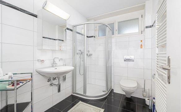 Immobilie in Eglisau - Zentrale, helle 3.5-Zimmer Wohnung mit Gartenparadies - Bild 6