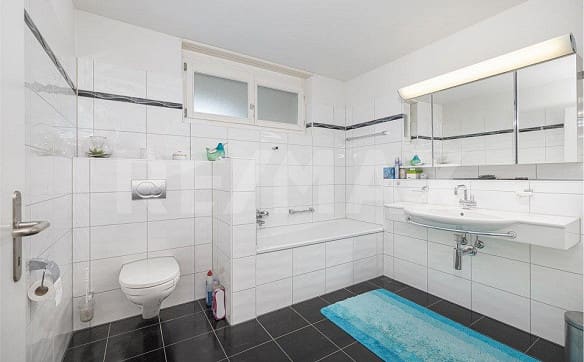 Immobilie in Eglisau - Zentrale, helle 3.5-Zimmer Wohnung mit Gartenparadies - Bild 7