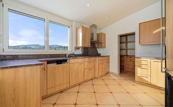 Immobilie in Küssnacht Am Rigi - Weitblick trifft Grosszügigkeit - Exklusive 6.5 Zimmer Attika - Bild 3