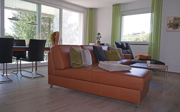 Immobilie in Gächlingen - Attraktive 2.5-Zimmer-Wohnung mit Weitblick in die Weinreben - Bild 1