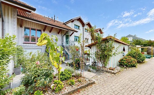 Immobilie in Wallisellen - 4-Zimmer-Duplexwohnung mit Terrasse und Cheminée - Bild 0