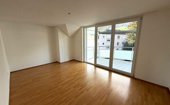 Immobilie in Wangs - Wohnen auf zwei Ebenen - gepflegte 6.5-Zimmer-Maisonette-Dachwohnun... - Bild 3
