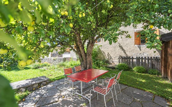 Immobilie in Sent - Sent: Ferienwohnung mit Arvencharme und grossem Garten - Bild 7