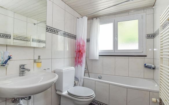 Immobilie in Teufenthal Ag - Gepflegtes, bezugsbereites Eigenheim mit PV-Anlage und Wärme-Pumpe - Bild 11