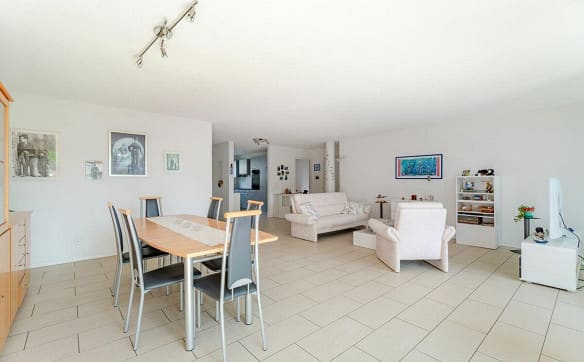 Immobilie in Suhr - Grosszügige 3.5-Zimmer Wohnung mit Wintergarten in Stadtnähe - Bild 3