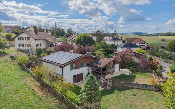 Immobilie in Effingen - Ruhig wohnen am Bauzonenrand: 7.5 Zimmer-Wohnhaus mit 3 Garagen - Bild 0