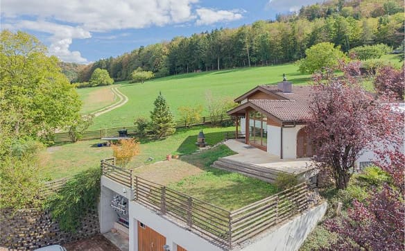 Immobilie in Effingen - Ruhig wohnen am Bauzonenrand: 7.5 Zimmer-Wohnhaus mit 3 Garagen - Bild 1