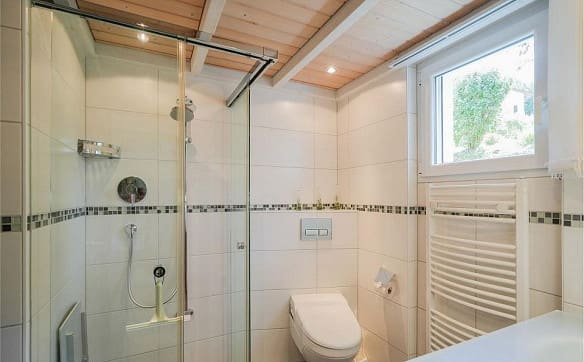 Immobilie in Effingen - Ruhig wohnen am Bauzonenrand: 7.5 Zimmer-Wohnhaus mit 3 Garagen - Bild 6
