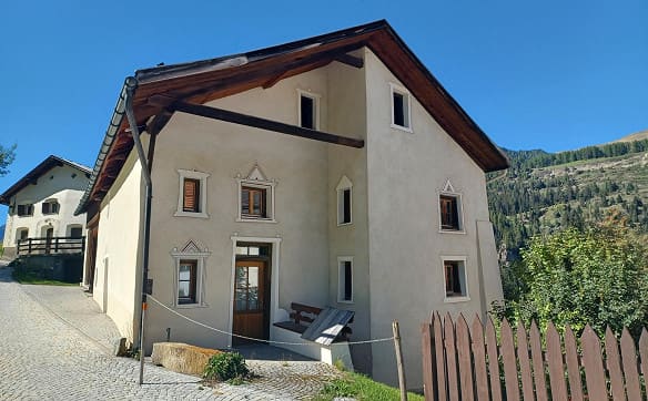Immobilie in Tarasp - Ein Stück Engadiner Geschichte – historisches Wohnhaus mit Stallgeb... - Bild 0