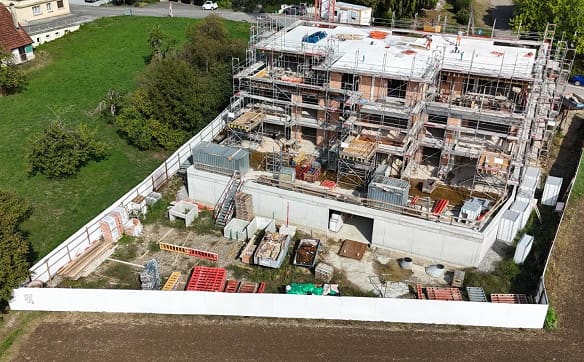 Immobilie in Uhwiesen - Mit Morgensonne in der 4.5-Zimmer-Gartenwohnung in den Tag starten - Bild 0
